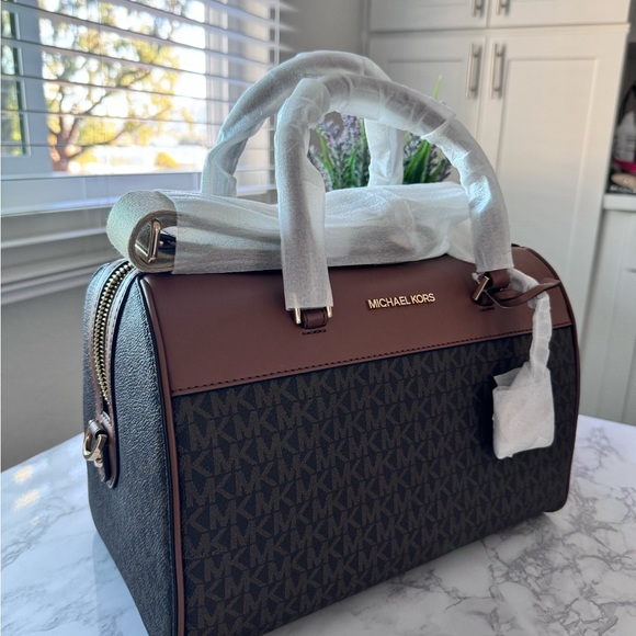 Michael kors purse - Picture 8 of 8